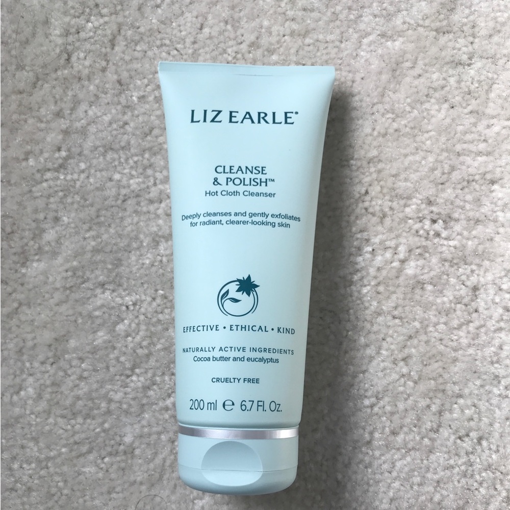 Liz Ealre Hot Cloth Cleanser